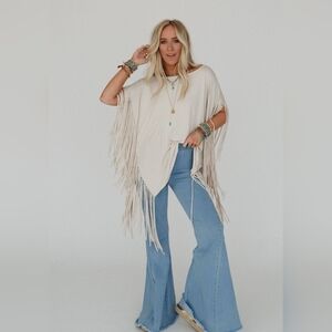 NWT Western Showstopper Fringe Top - Oat